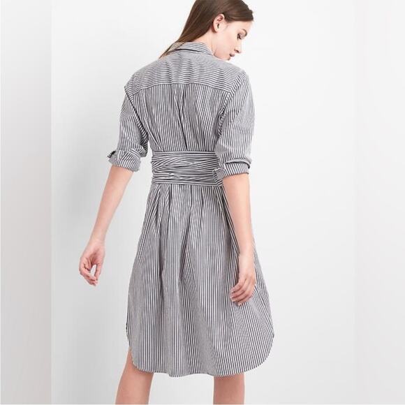 GAP Wrap Tie Belt Shirt Dress with Pockets - Picture 2 of 7